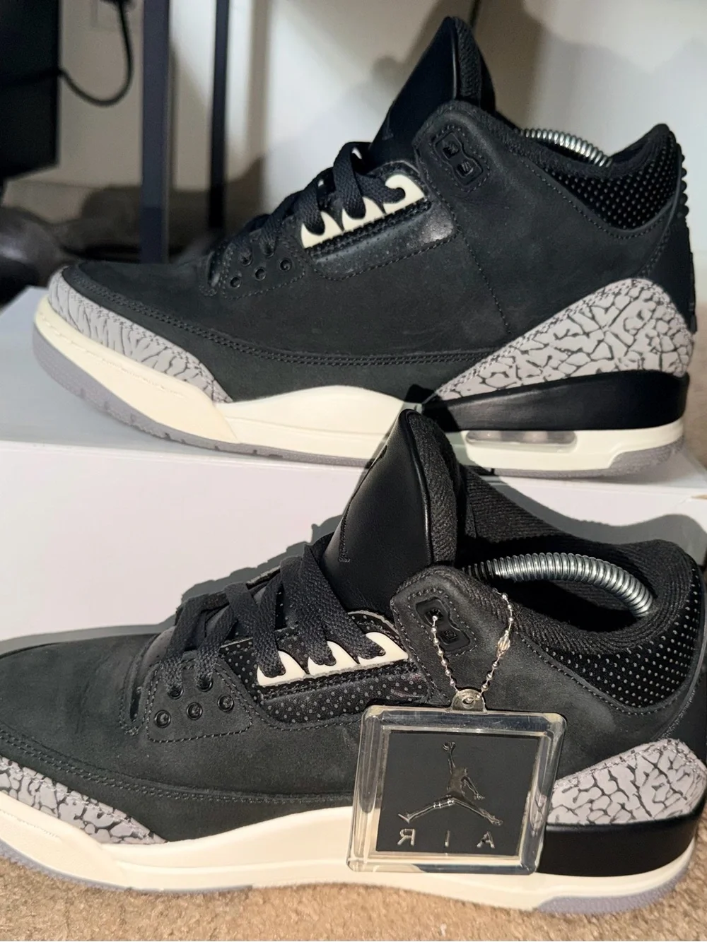 Air Jordan 3 Retro - Off Noir - Mens size 9/10.5w
